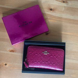 COACH Gift Boxed Signature Debossed Wristlet